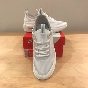 NEW - Nike Air Max Dia SE